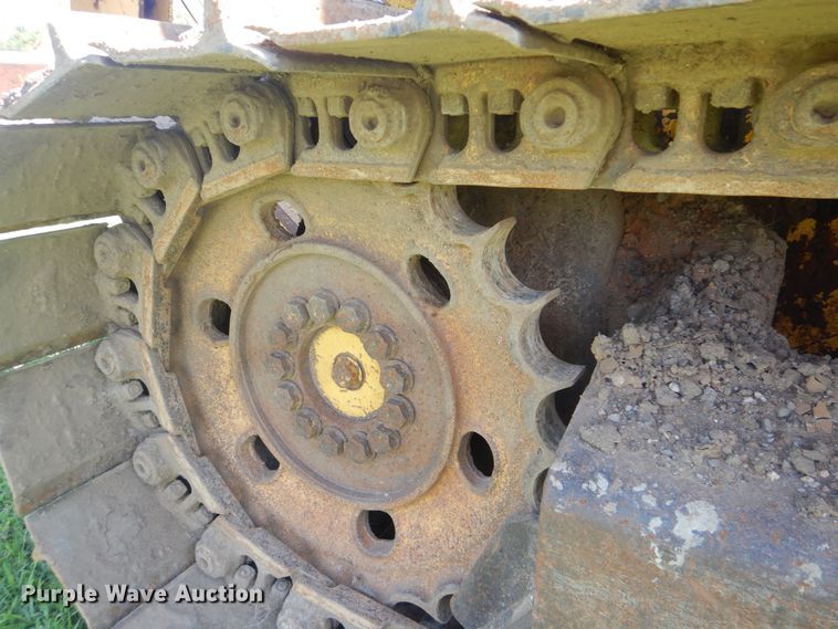 image for item HJ9890 2001 Komatsu D41E  dozer