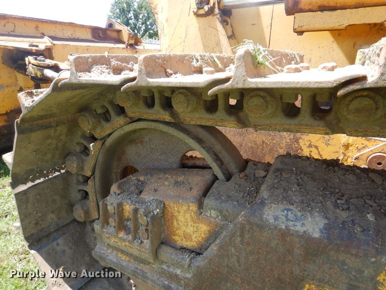 image for item HJ9890 2001 Komatsu D41E  dozer