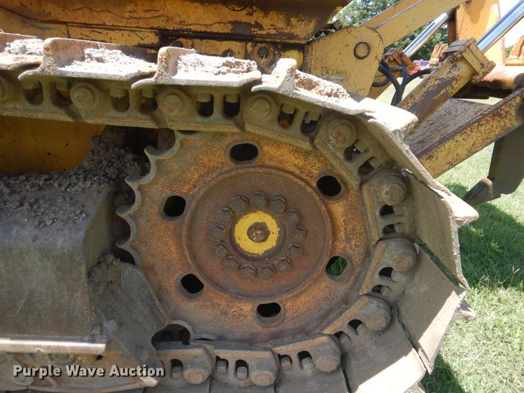 image for item HJ9890 2001 Komatsu D41E  dozer
