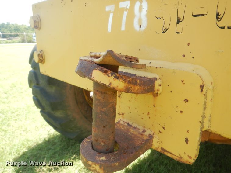 image for item HJ9892 1980 Caterpillar 12G  motor grader