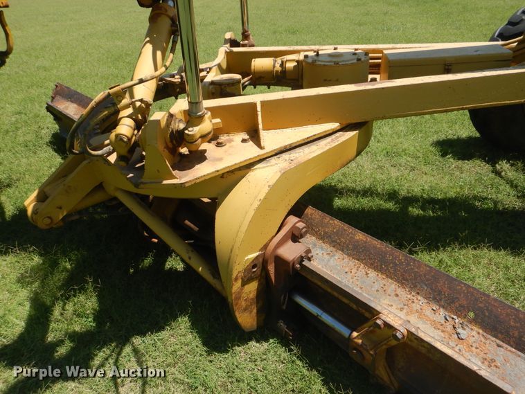 image for item HJ9892 1980 Caterpillar 12G  motor grader