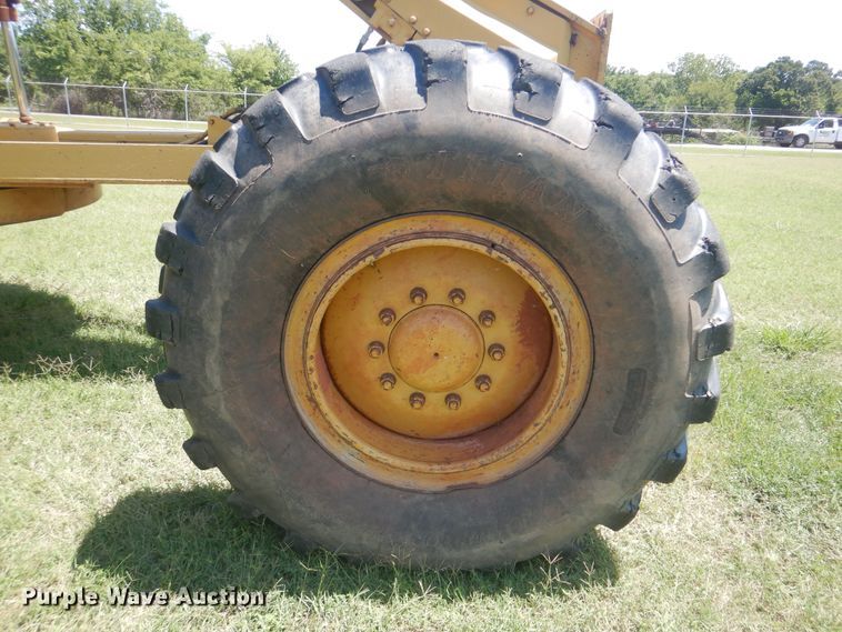 image for item HJ9892 1980 Caterpillar 12G  motor grader