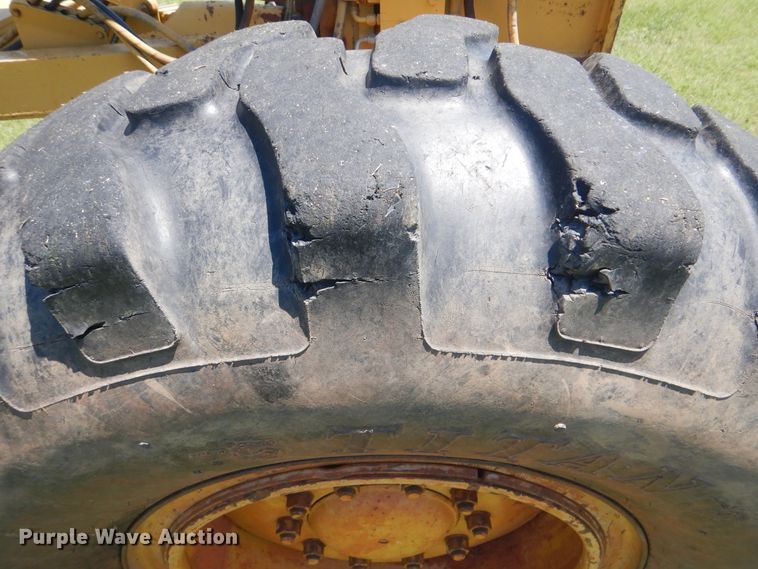 image for item HJ9892 1980 Caterpillar 12G  motor grader