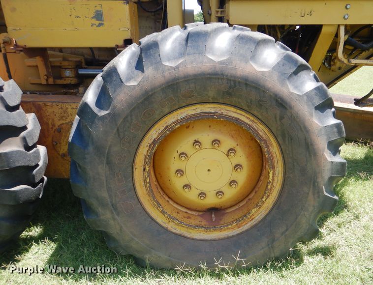 image for item HJ9892 1980 Caterpillar 12G  motor grader