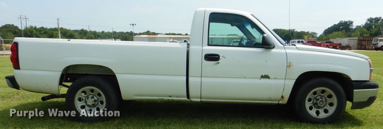 image for item HJ9893 2006 Chevrolet Silverado 1500  pickup truck