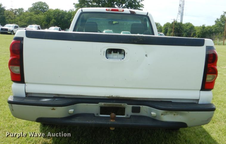 image for item HJ9893 2006 Chevrolet Silverado 1500  pickup truck