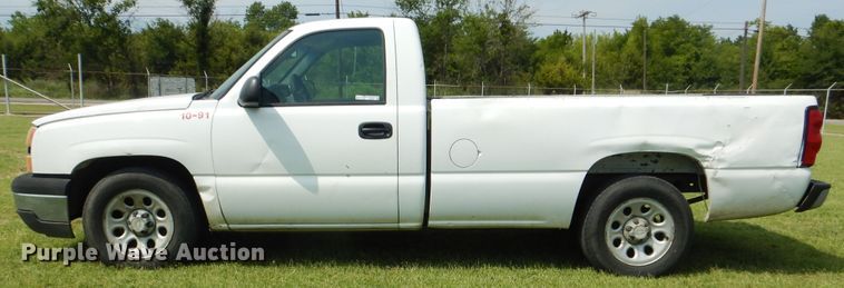 image for item HJ9893 2006 Chevrolet Silverado 1500  pickup truck