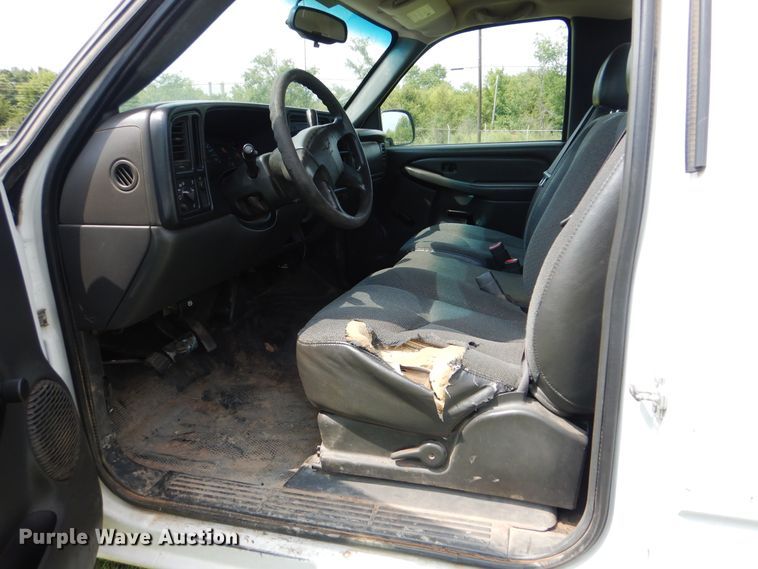 image for item HJ9893 2006 Chevrolet Silverado 1500  pickup truck