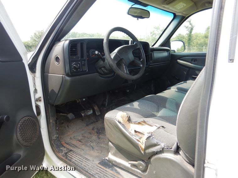 image for item HJ9893 2006 Chevrolet Silverado 1500  pickup truck