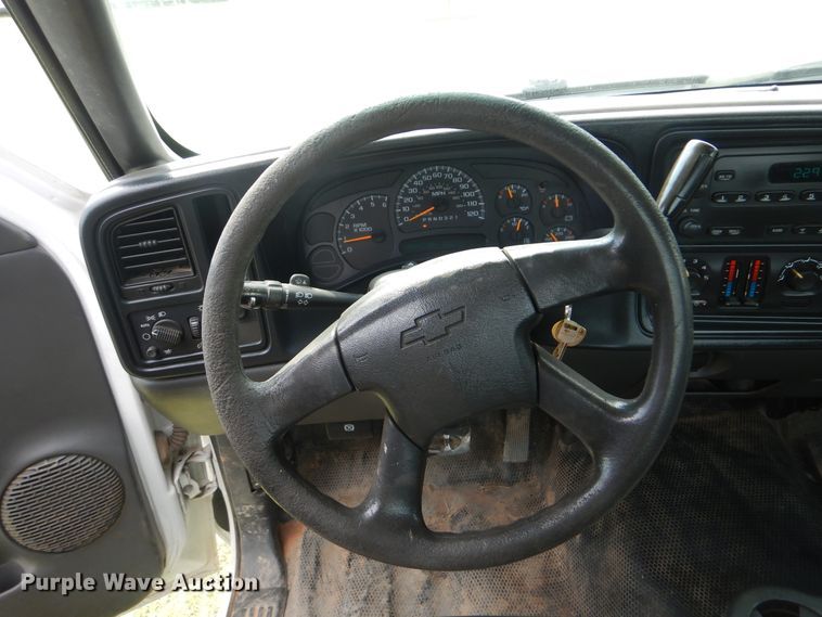 image for item HJ9893 2006 Chevrolet Silverado 1500  pickup truck