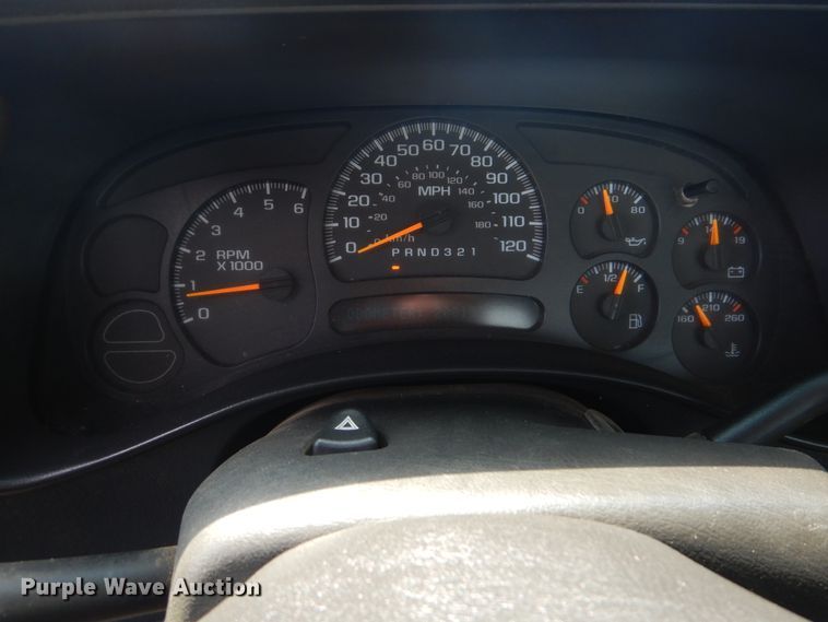 image for item HJ9893 2006 Chevrolet Silverado 1500  pickup truck