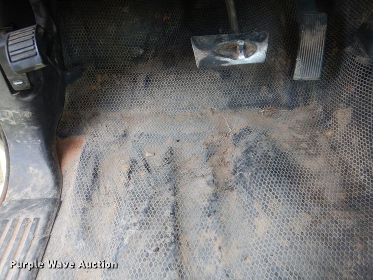 image for item HJ9893 2006 Chevrolet Silverado 1500  pickup truck