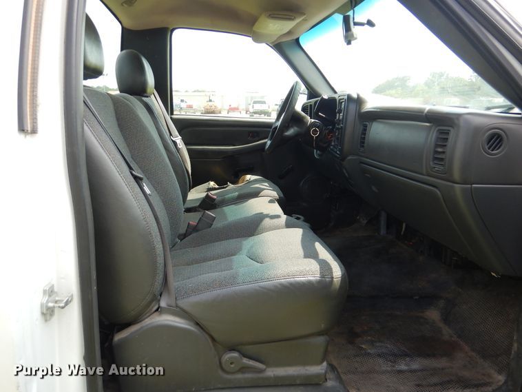 image for item HJ9893 2006 Chevrolet Silverado 1500  pickup truck