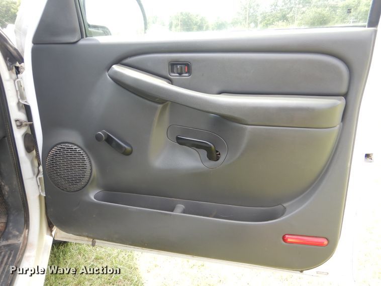 image for item HJ9893 2006 Chevrolet Silverado 1500  pickup truck