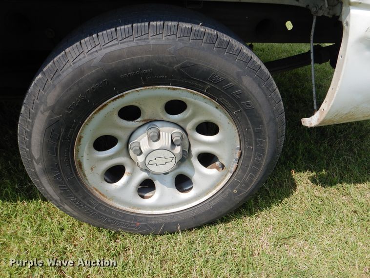 image for item HJ9893 2006 Chevrolet Silverado 1500  pickup truck