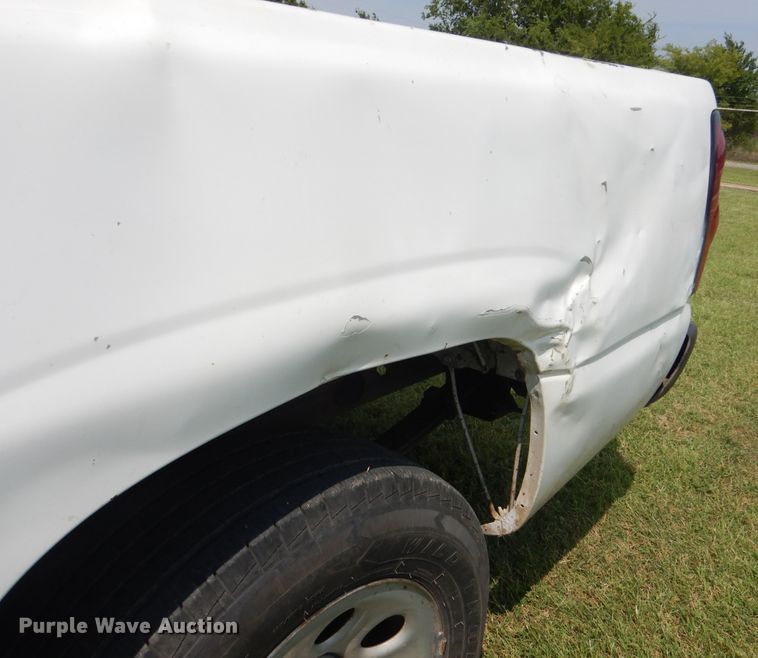 image for item HJ9893 2006 Chevrolet Silverado 1500  pickup truck