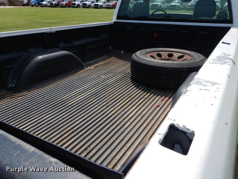 image for item HJ9893 2006 Chevrolet Silverado 1500  pickup truck