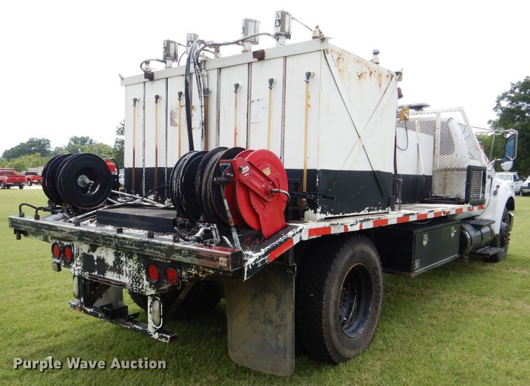 image for item HJ9894 2006 Ford F750 Super Duty  flatbed truck