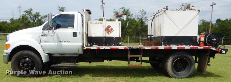 image for item HJ9894 2006 Ford F750 Super Duty  flatbed truck