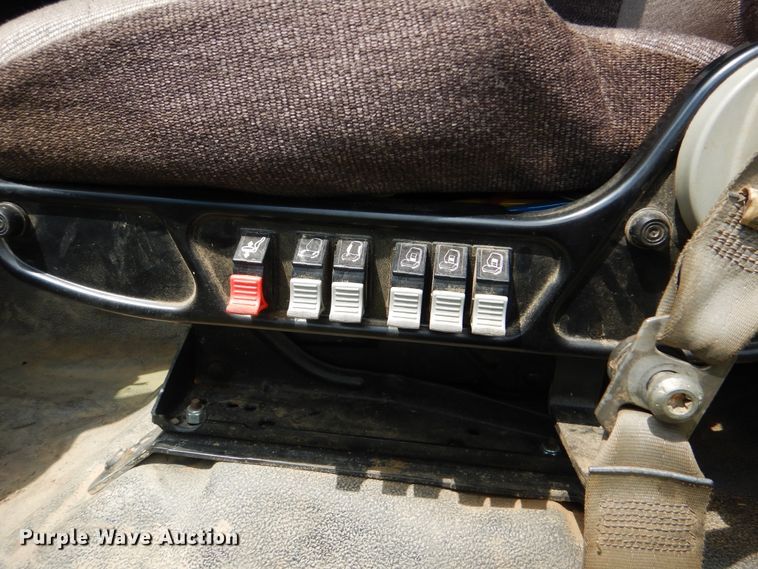 image for item HJ9894 2006 Ford F750 Super Duty  flatbed truck