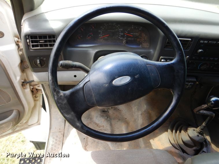 image for item HJ9894 2006 Ford F750 Super Duty  flatbed truck