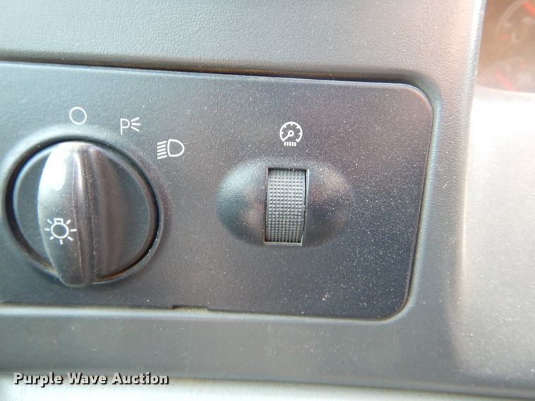 image for item HJ9894 2006 Ford F750 Super Duty  flatbed truck