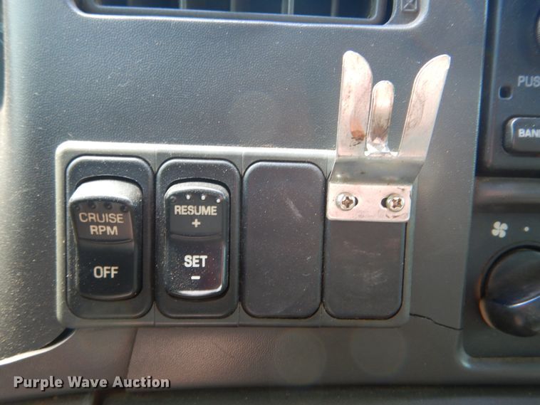 image for item HJ9894 2006 Ford F750 Super Duty  flatbed truck