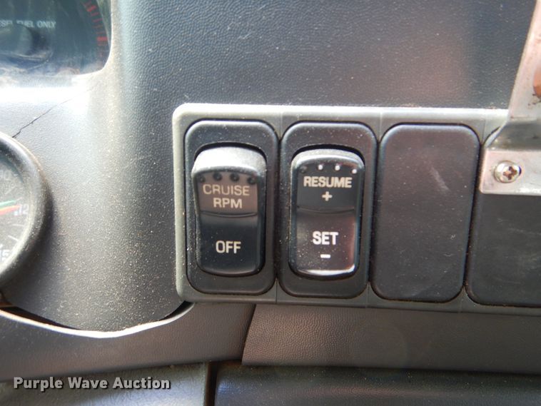 image for item HJ9894 2006 Ford F750 Super Duty  flatbed truck