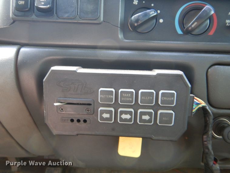 image for item HJ9894 2006 Ford F750 Super Duty  flatbed truck