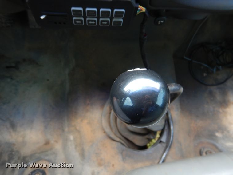 image for item HJ9894 2006 Ford F750 Super Duty  flatbed truck