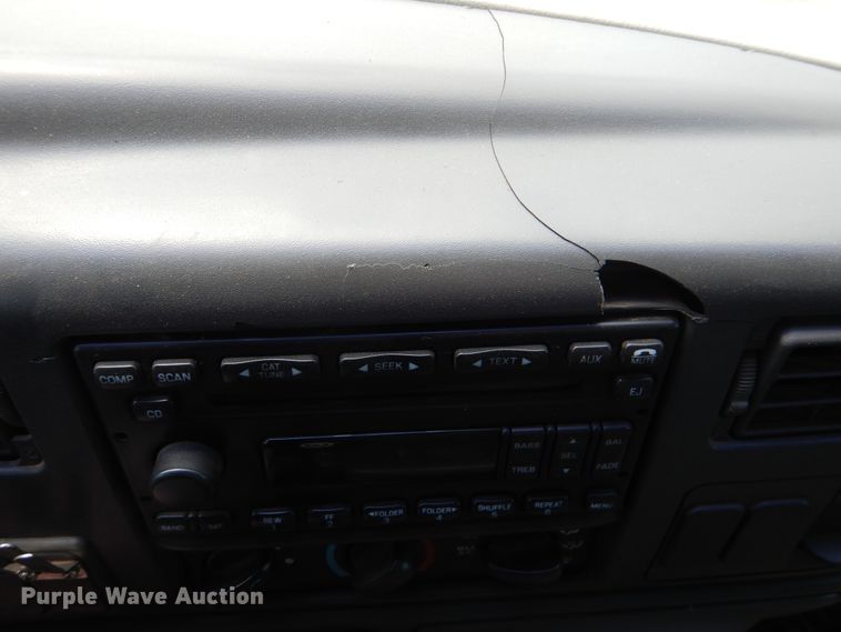 image for item HJ9894 2006 Ford F750 Super Duty  flatbed truck