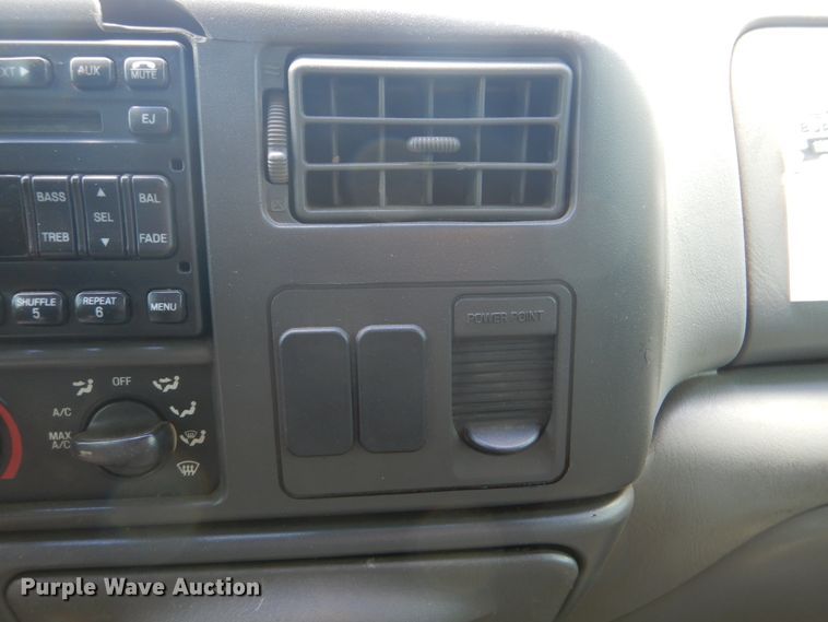 image for item HJ9894 2006 Ford F750 Super Duty  flatbed truck