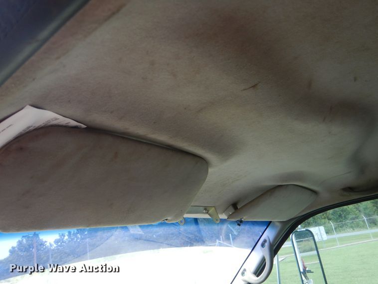 image for item HJ9894 2006 Ford F750 Super Duty  flatbed truck