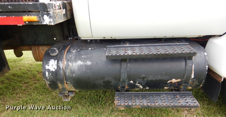 image for item HJ9894 2006 Ford F750 Super Duty  flatbed truck