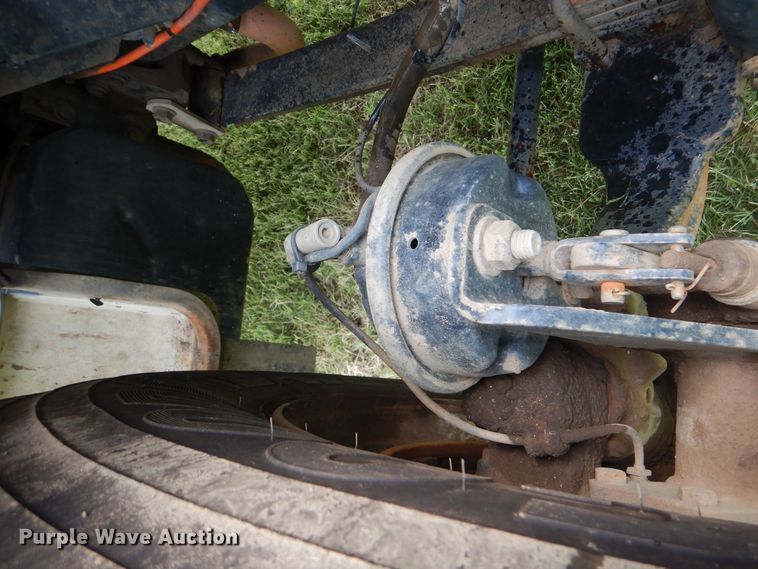 image for item HJ9894 2006 Ford F750 Super Duty  flatbed truck