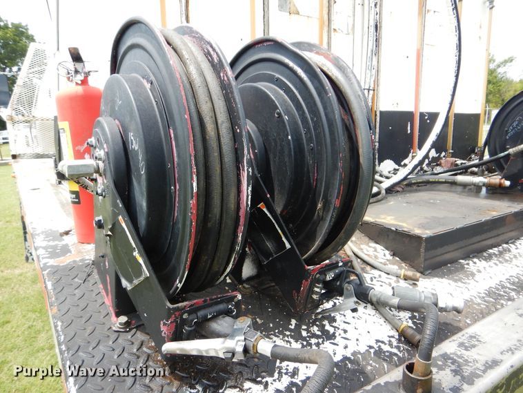 image for item HJ9894 2006 Ford F750 Super Duty  flatbed truck