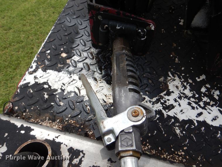 image for item HJ9894 2006 Ford F750 Super Duty  flatbed truck