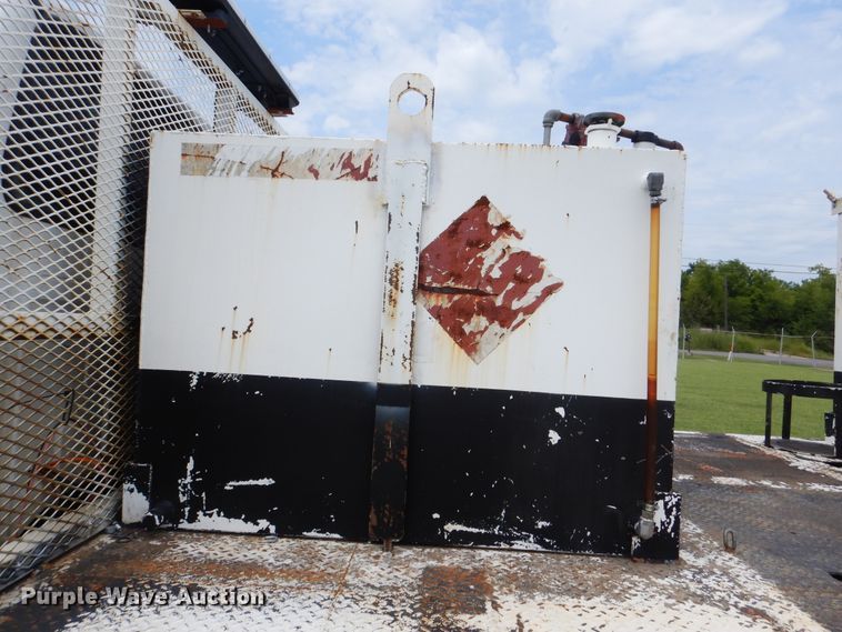 image for item HJ9894 2006 Ford F750 Super Duty  flatbed truck