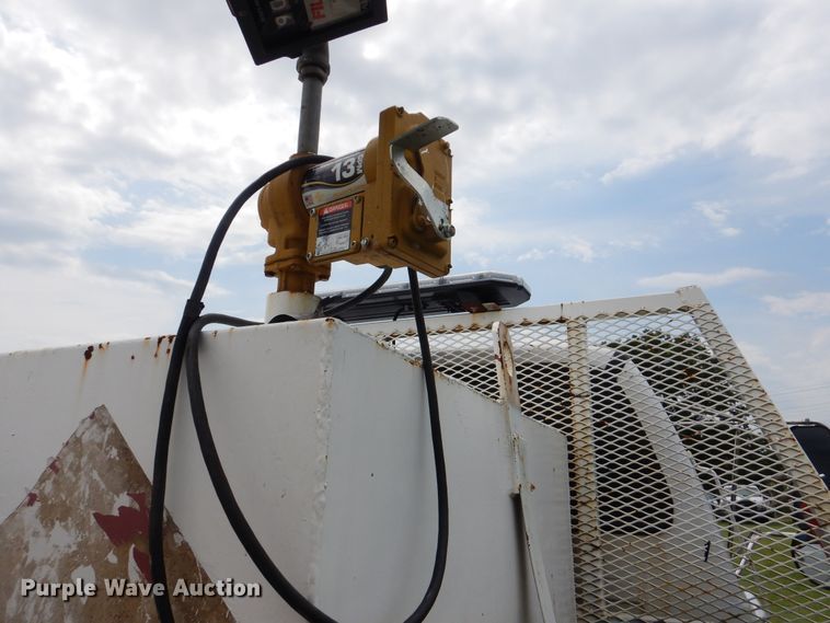 image for item HJ9894 2006 Ford F750 Super Duty  flatbed truck