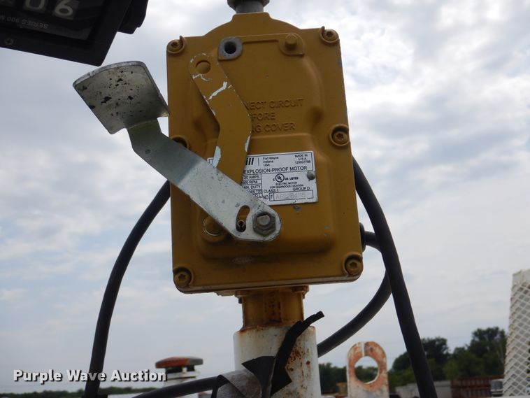 image for item HJ9894 2006 Ford F750 Super Duty  flatbed truck