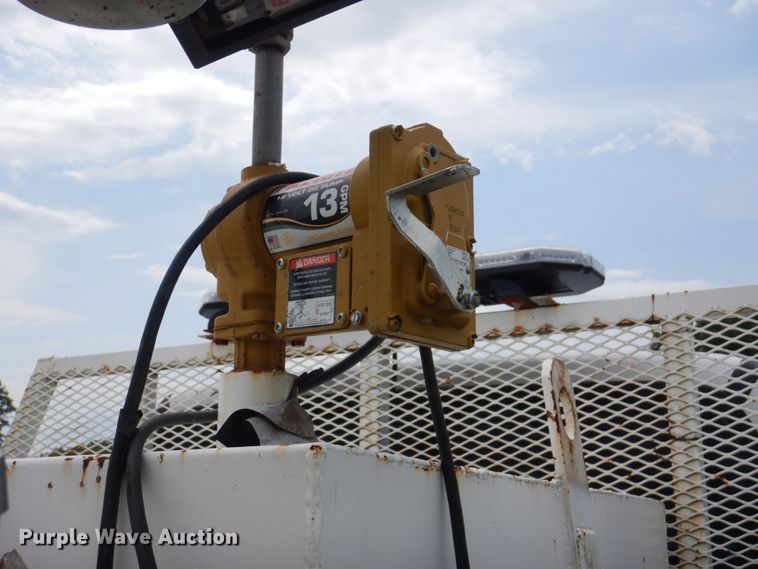 image for item HJ9894 2006 Ford F750 Super Duty  flatbed truck