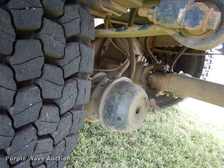 image for item HJ9894 2006 Ford F750 Super Duty  flatbed truck