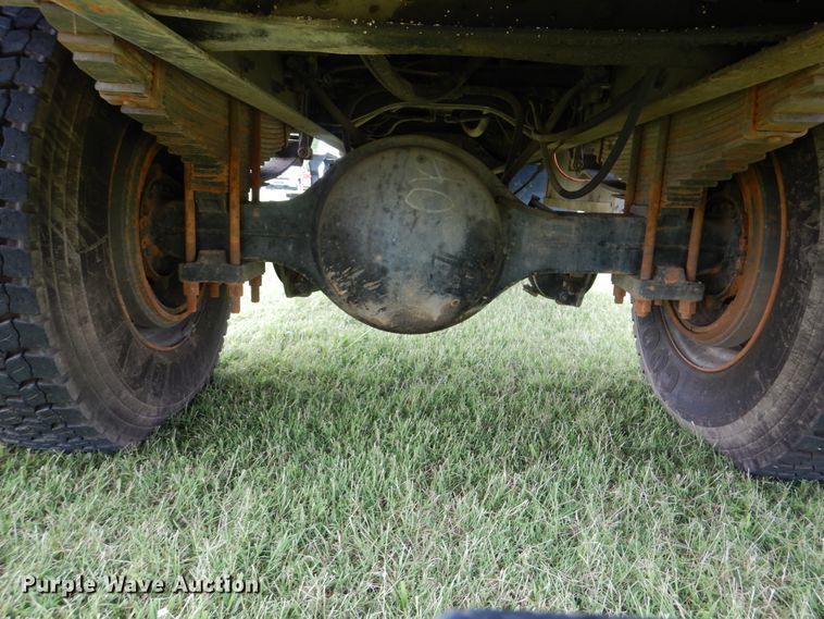 image for item HJ9894 2006 Ford F750 Super Duty  flatbed truck