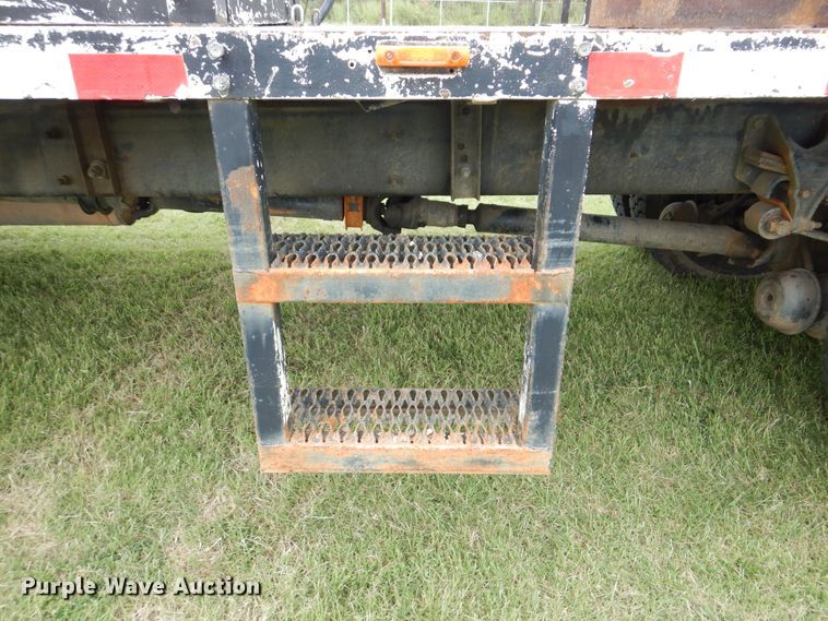 image for item HJ9894 2006 Ford F750 Super Duty  flatbed truck