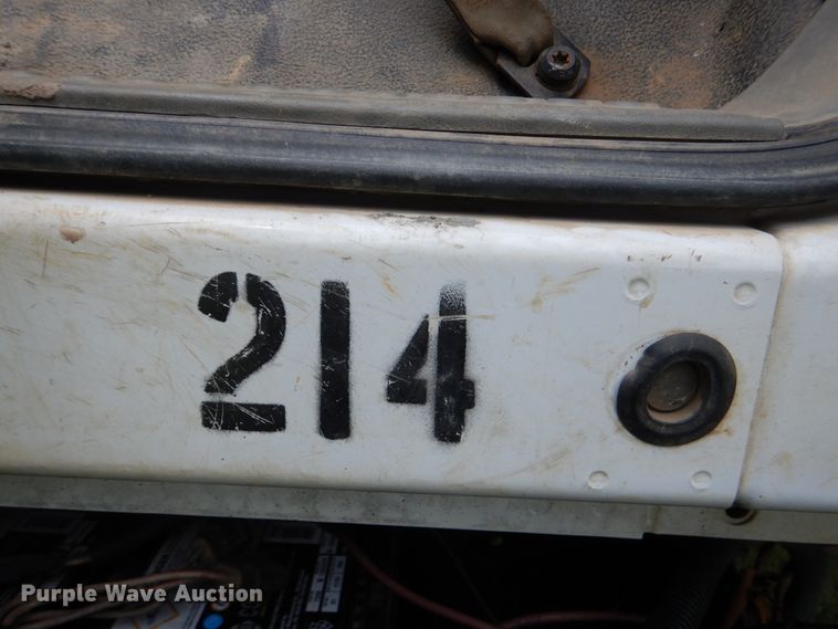 image for item HJ9894 2006 Ford F750 Super Duty  flatbed truck