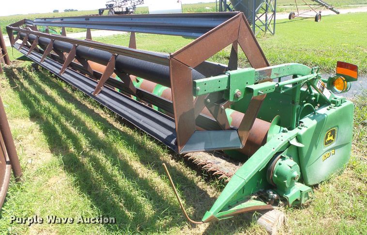 image for item DD0391 John Deere 930R rigid head