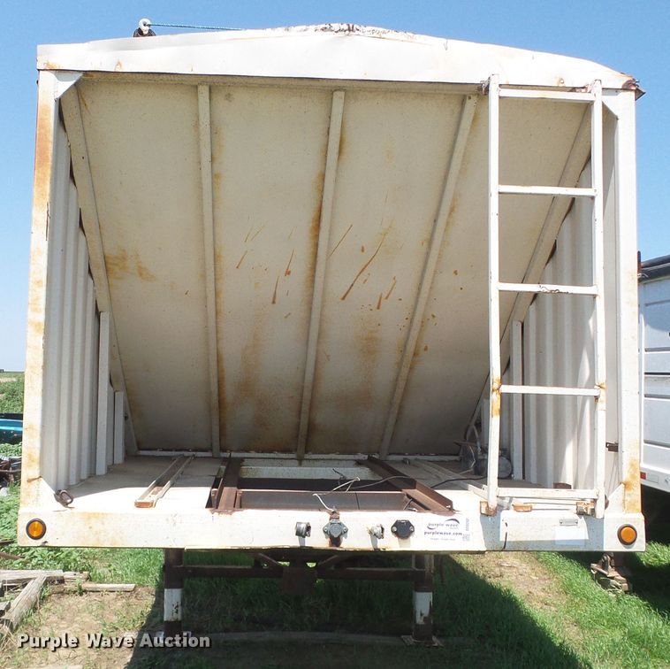 image for item DD0392 1999 shop built single hopper bottom grain trailer