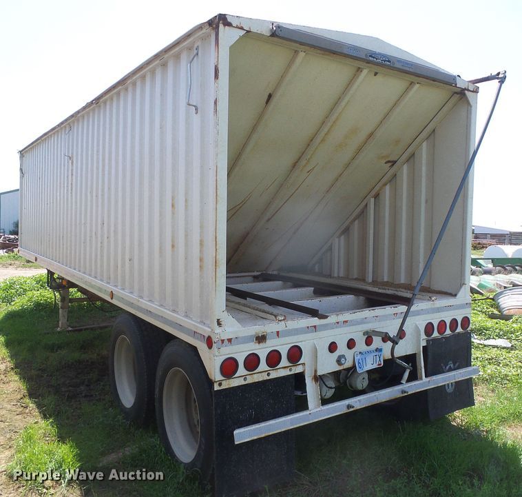 image for item DD0392 1999 shop built single hopper bottom grain trailer