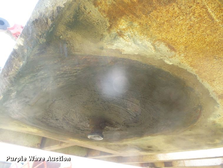 image for item DD0392 1999 shop built single hopper bottom grain trailer