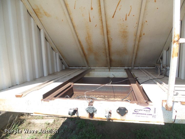 image for item DD0392 1999 shop built single hopper bottom grain trailer